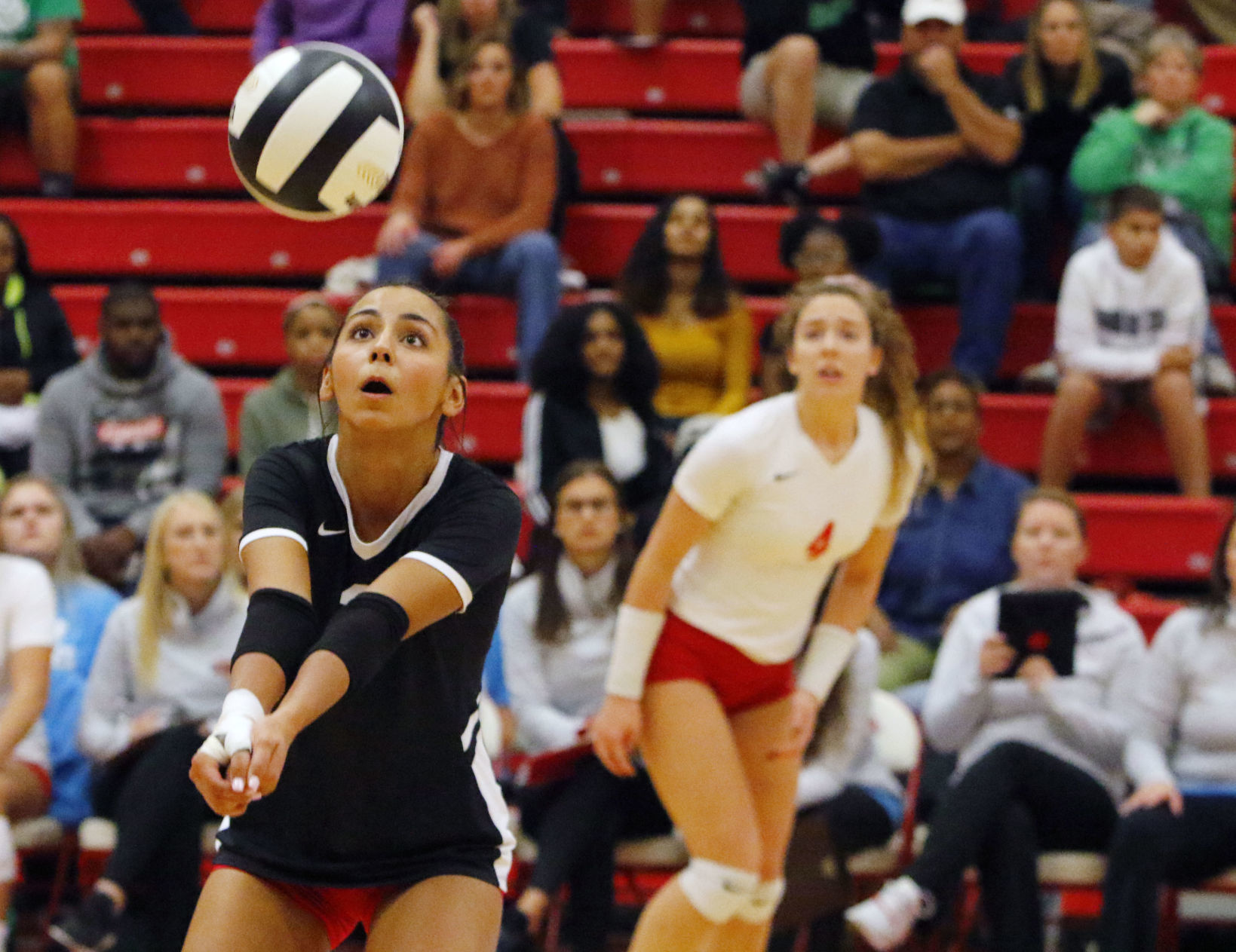4A volleyball sectional final: Crown Point vs. Valparaiso